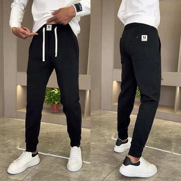 Pantalon polyvalent et ajusté